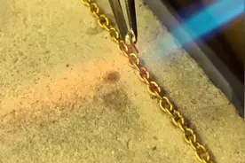 环环相扣纯手工金项链是如何制作出来的-愿世间美好与你环环相扣视频封面