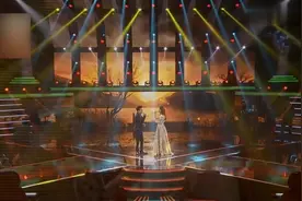 柬埔寨好声音选手与导师合唱《当你老了》，女导师唱功真好又深情视频封面