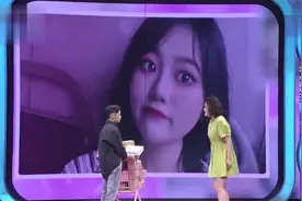 自卑男孩为暗恋多年的女友准备礼物，女孩狠心扔掉礼物转身离去视频封面