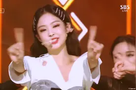 金智妮舞台《solo》绝美现场合集，一键换装太美了！视频封面