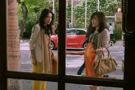 影视：大龄女相亲迟到，男嘉宾扎堆了，美女出了一招特奇葩，爆笑视频封面