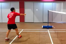 你必须知道的12个羽毛球基本技术！视频封面