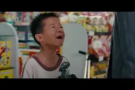 长江七号：儿子看上心仪玩具爸爸不给买，只因生活艰辛没钱视频封面