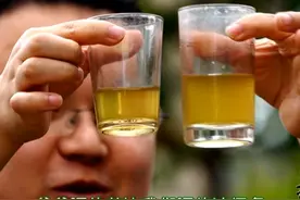 广西东兴，百岁爷爷日常嗜茶，喜欢召集老友喝浓茶延年益寿！视频封面