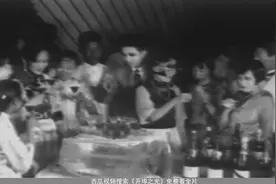 上海集中了全国最多的百货公司，而南京路成为其中的象征