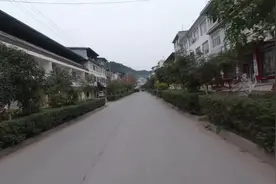 四川省绵阳市三台县这个小的乡镇，却出了一位历史的伟人!