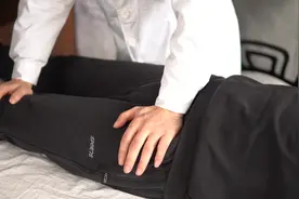 大腿根内侧经常疼痛？教你一个按摩手法，在家就可以解决的疼痛！