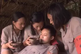 病倒的小光头，嗷嗷待哺的孩子，红莲把喂孩子的奶水给小光头喝！视频封面