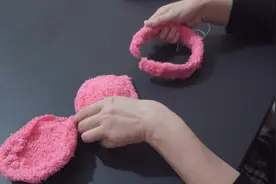 家里有海绵吗？教你剪成2圆形改造，成品冬天出门必备