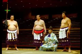日本相扑史上排名前10名的选手终极记录，感受一下他们的实力视频封面