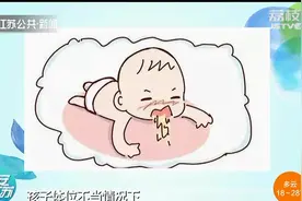 新生儿吐奶如何缓解？专家：喂奶前让娃不哭，喂奶后要抱娃拍嗝！视频封面