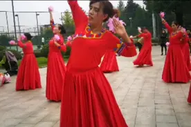 金鹏舞蹈队映子广场舞《爱我中华》