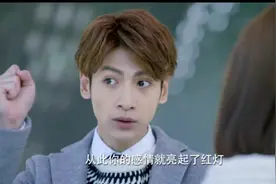 这应该是对结婚证颜色的完美解释吧！