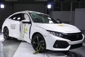 海外思域与大陆版本撞击对比测试