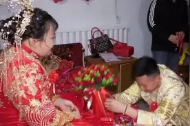 山西一煤老板嫁女，新娘28岁了，新郎才刚满20，猜猜为啥娶她视频封面
