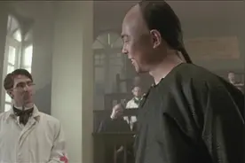 黄飞鸿2：黄飞鸿为外国人演示针灸的奥妙，外国人不禁发出赞叹