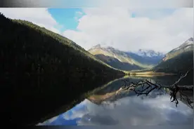 四川省甘孜州九龙县的“伍须海”，传说是“仙女回宫”之地（二）视频封面