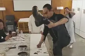 想不到精神病院也有画画比赛？？