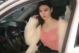 为什么开十年的奥迪卖98万，原来车里有猫腻，哪个男人能拒绝啊视频封面