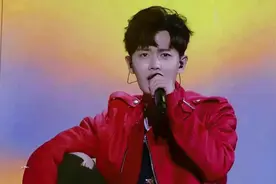 任嘉伦《让我留在你身边》，安静唱歌的美男子！视频封面
