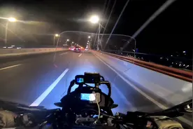 半夜越江轮渡停航，骑行机车走南浦大桥，一览浦江夜景视频封面