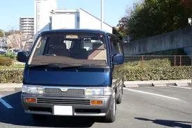 日本仔向你隆重介绍1995年的面包车视频封面