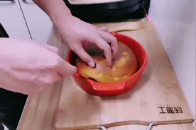 如何拯救失败网红蛋糕，蛋白打发不了，小灰用一招没想到效果挺好