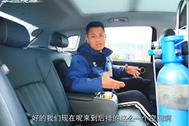 腾势500分为时尚版和荣耀版，补贴之后为30万左右的区间