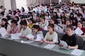 音乐学院学生集体温柔合唱《遇见》，网友：听完想谈恋爱！