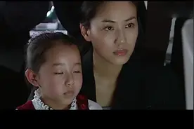 女警问小女孩凶手样貌，男警刚好进来，小孩：就是他。视频封面