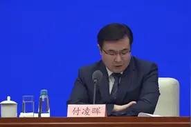 中国20岁至40岁男性比女性多1752万人图片