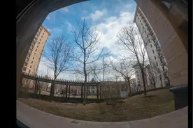 疫情依然没有结束的意思，2020年2月21日，北京刮起了大风。