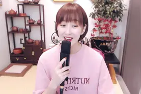 梁红演唱《为你祈祷》，祈祷你一生一世没有烦恼，平安健康！