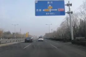 实拍济南章丘龙泉路街景，禁行大货车改走北外环，路上安全又顺畅视频封面