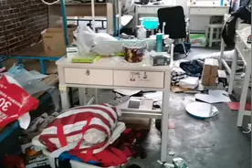 寻宝中！小伙实地探访长沙高校宿舍，猜猜都有些什么好宝贝视频封面