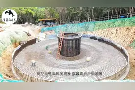 风力发电机到底是怎么发电的，为何扇叶转那么慢，还能继续发电？