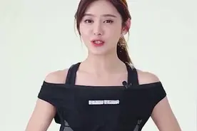 美娜晒出泡浴照自证单身，亲自回应与秦奋复合传闻，球迷高兴坏了视频封面