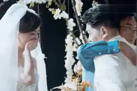 影视：女儿出嫁，爸爸对新郎说的这番话，把来宾都感动哭了视频封面