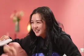 访谈：何洁聊刁磊儿子一脸笑意，自曝要和刁磊环游世界视频封面