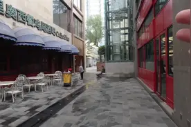 成都兰桂坊酒吧一条街，成都的夜生活从这里开始，大家有来过吗视频封面