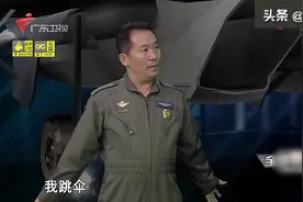 中国空军的飞行服，有哪些分别类型，都有哪些特别功能，来听听！