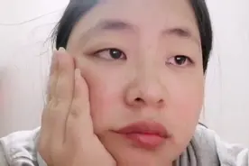 婆婆有拾荒癖，家里废品垃圾堆成山，儿媳心里委屈差点跟婆婆大吵视频封面