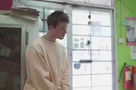 Let Me Down Slowly 《无法自拔》 中英文字幕-字幕版视频封面