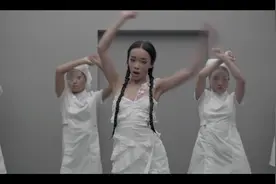 一曲《好吗, 好啦, 好吧》动感，时尚