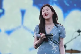 韩国歌手-白艺潾-音乐节性感演唱 - Bye bye my blue 现场版Live视频封面