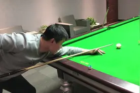 台球教学：教你打球正确的基本姿势和手势！