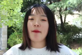 两美女走路互不相让吵架，一个比一个豪横，结局真逗视频封面