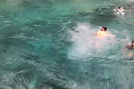 南宁武鸣天然免费泳池，武鸣高中灵水下游，潭水清澈，恒温泉水视频封面