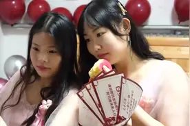 河南一姑娘出嫁，看起最多18岁，脸都还没有长成熟视频封面