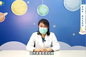 医生提醒：宝宝吃酱油，皮肤不会变黑，但可能有这些危害视频封面